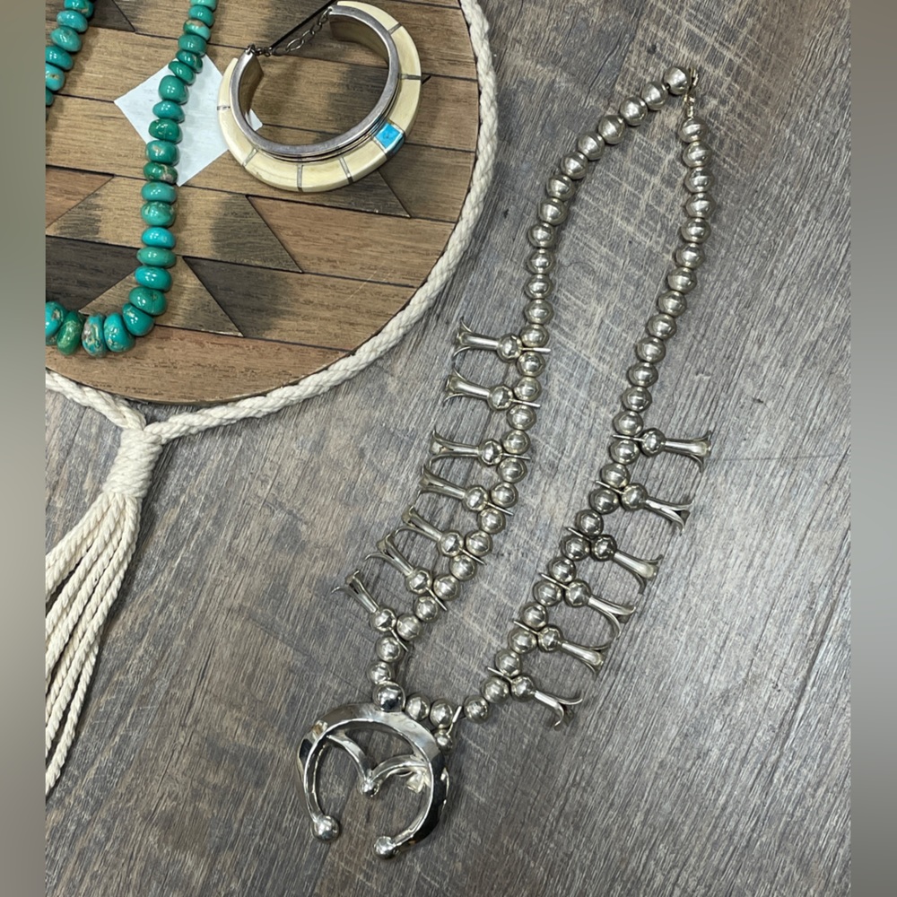 Beautiful Silver Squash Blossom Necklace - Picture 2 of 6